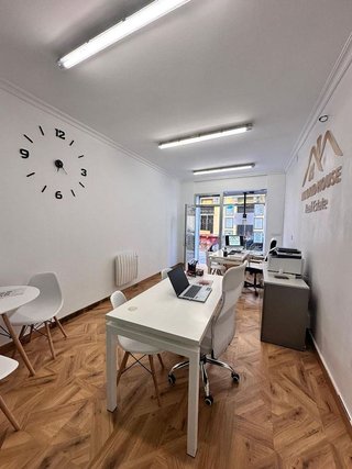 Local comercial en alquiler en Numancia en Madrid