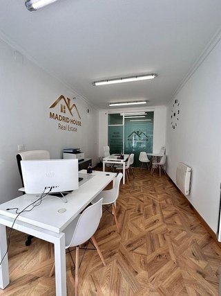Local comercial en alquiler en Numancia en Madrid