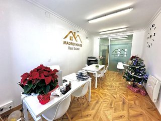 Local comercial en alquiler en Numancia en Madrid