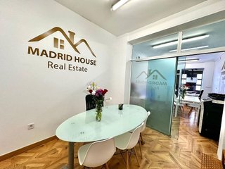 Local comercial en alquiler en Numancia en Madrid