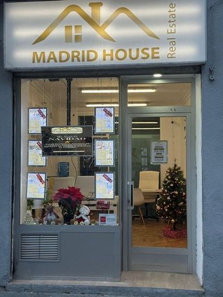 Local comercial en alquiler en Numancia en Madrid