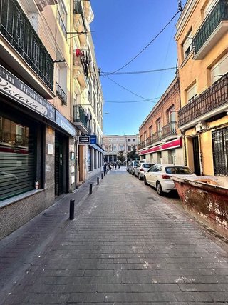 Local comercial en alquiler en Numancia en Madrid