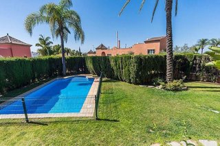 Casa pareada en alquiler en Río Real en Marbella