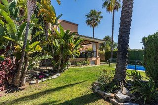 Casa pareada en alquiler en Río Real en Marbella