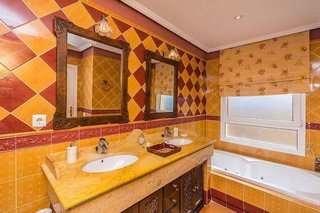 Casa pareada en alquiler en Río Real en Marbella