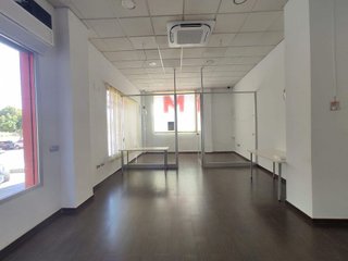 Local comercial en alquiler en Arco Norte - Avda. España en Dos Hermanas