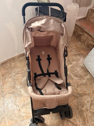 Carrito de bebé color beige