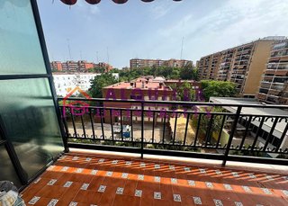 Piso en alquiler en El Plantinar - Felipe II - Tiro de Línea en Sevilla