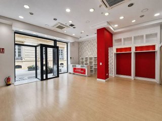 Local comercial en alquiler en Centro en Almería