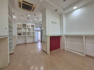 Local comercial en alquiler en Centro en Almería