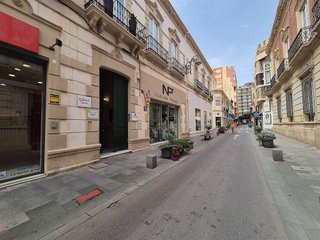 Local comercial en alquiler en Centro en Almería