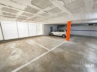 Garaje en venta en Eixample Sud – Migdia en Girona