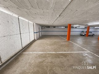 Garaje en venta en Eixample Sud – Migdia en Girona