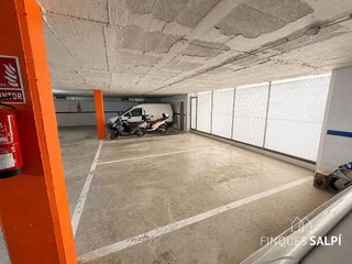 Garaje en venta en Eixample Sud – Migdia en Girona