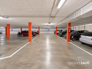 Garaje en venta en Eixample Sud – Migdia en Girona