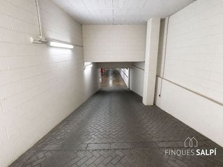 Garaje en venta en Eixample Sud – Migdia en Girona