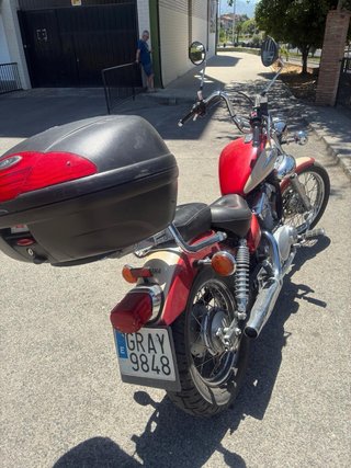Yamaha Virago Cruiser Roja y Beige