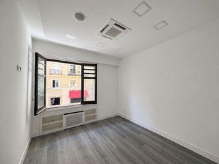 Local comercial en alquiler en Almagro en Madrid