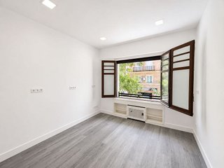 Local comercial en alquiler en Almagro en Madrid