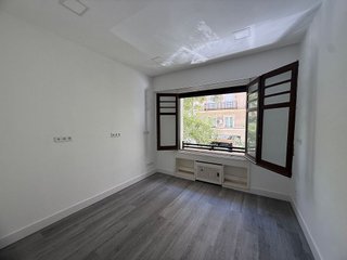 Local comercial en alquiler en Almagro en Madrid