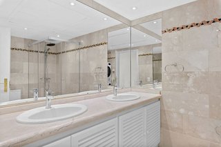 Piso en alquiler en Los Naranjos - Las Brisas en Marbella