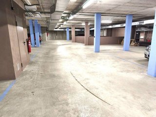 Garaje en alquiler en Eixample Sud – Migdia en Girona