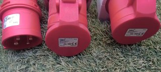 Bases Trifásicas y Adaptador Triple