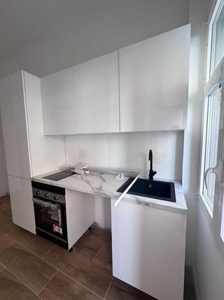 Local comercial en venta en Valdeacederas en Madrid
