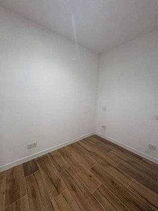 Local comercial en venta en Valdeacederas en Madrid