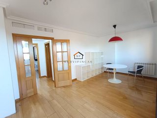 Ático en alquiler en Legazpi en Madrid