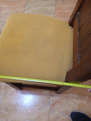 Mesa y 5 sillas para salon