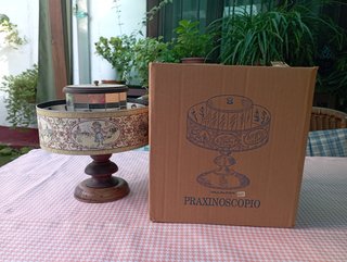 Praxinoscopio antiguo con caballos