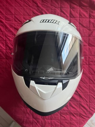 Casco de moto blanco integral