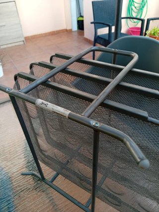 Organizador de escritorio metálico gris