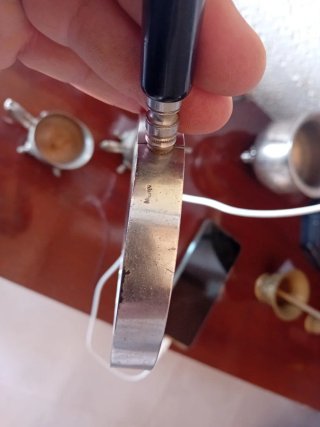 Lupa antigua de metal y madera buena calidad