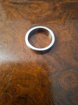 Anello metallo design rigato