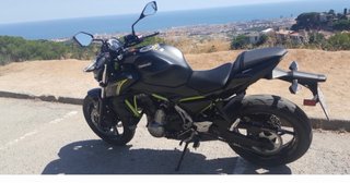 Kawasaki Z650 ABS A2 Limitada. Con maleta trasera