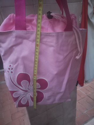 Mochila rosa Kelme para playa o campo
