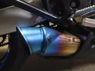 Suzuki GSR 600 Naked Negra y Gris