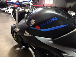 Suzuki GSR 600 Naked Negra y Gris