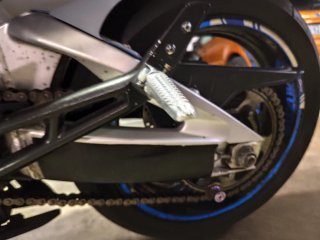 Suzuki GSR 600 Naked Negra y Gris