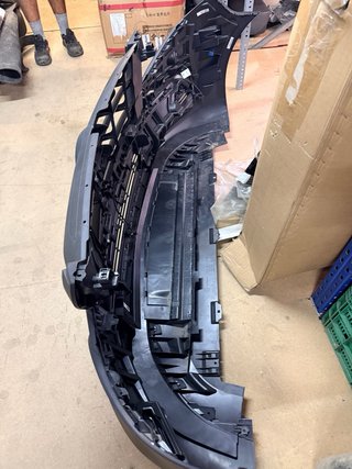 Parachoques delantero Mercedes Vito 2026