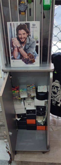Expositor Marea para 72 relojes