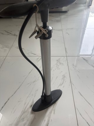 Pompa per gonfiare ruote bici e anche canotti