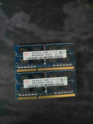 2x Hynix 4GB DDR3 PC3-12800S RAM