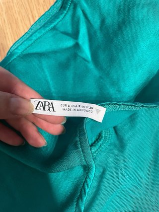 Top satén Zara verde