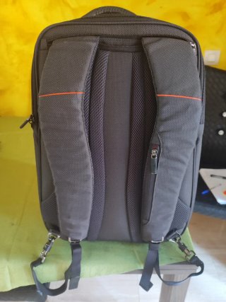 Mochila Samsonite Negra y Naranja