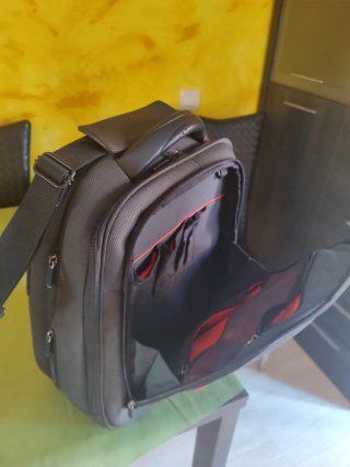 Mochila Samsonite Negra y Naranja
