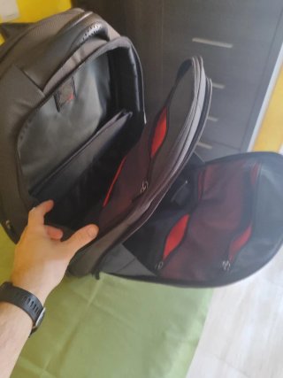 Mochila Samsonite Negra y Naranja