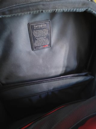 Mochila Samsonite Negra y Naranja